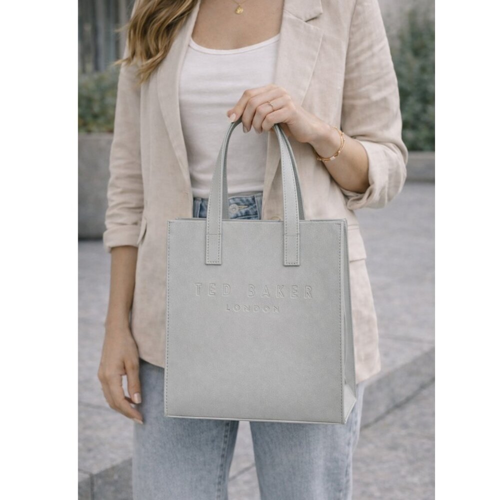 Ted Baker London Embossed Logo Large Tote Bag – Light Gray